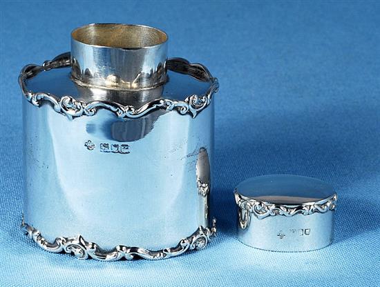 An Edwardian silver tea caddy and cover, Height 90mm Weight 4.4oz/126 grms